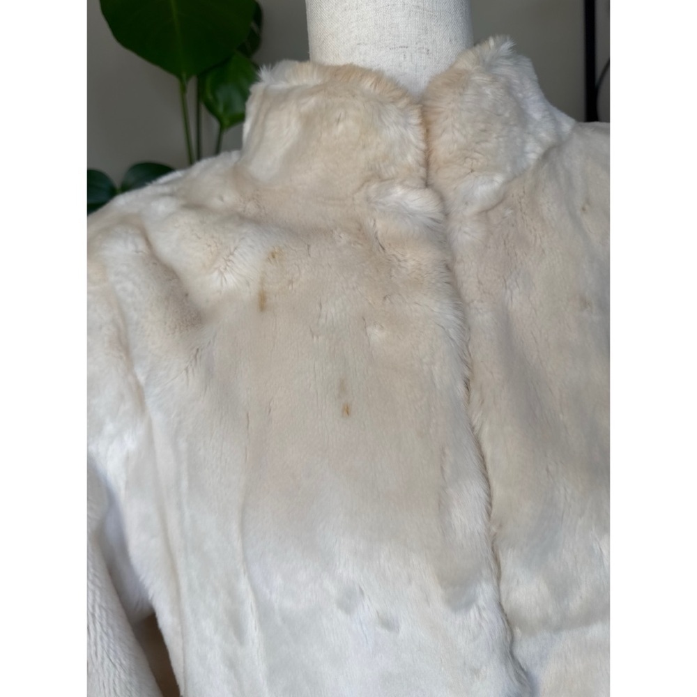 Yves Saint Laurent Vintage 80’s White Faux Fur Coat Size 36 - Picture 2 of 8
